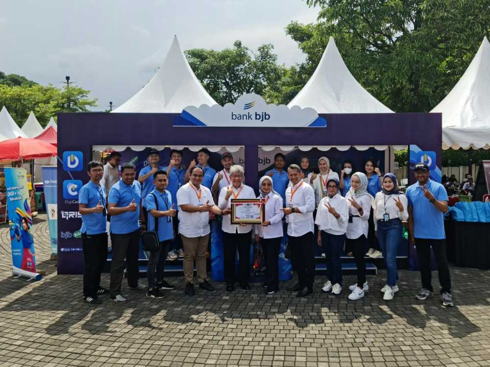 Bank BJB Raih Penghargaan Bank Peduli Perekonomian Desa | Tangerang Ekspres